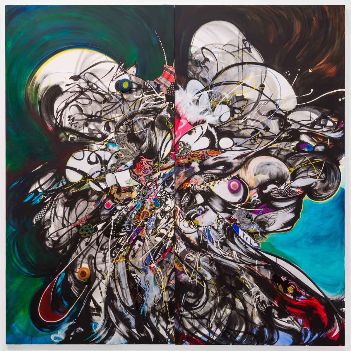 Shinique Smith，旋风舞者，2014-2017。木板上的亚克力、墨水、织物和拼贴画，96 x 96 x 3 英寸。